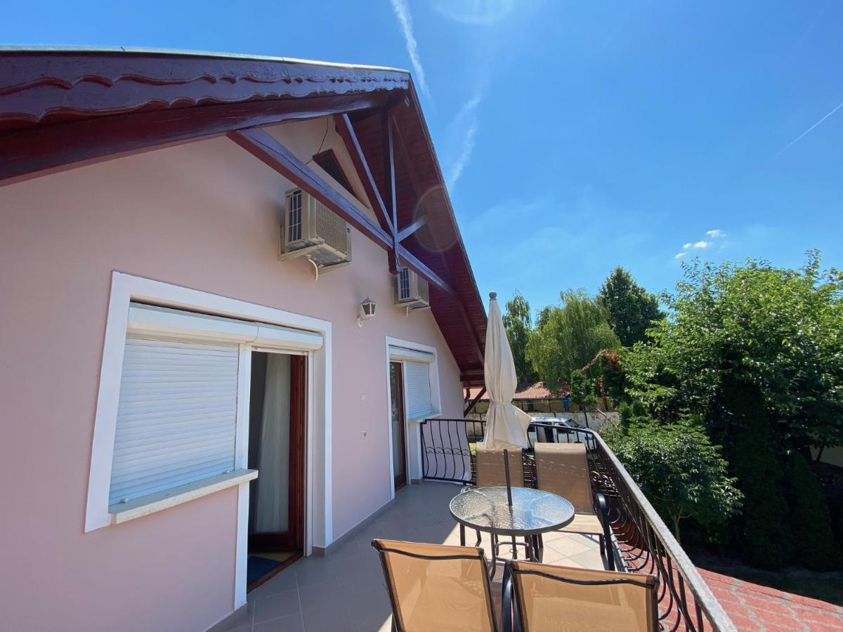 Do-ti Apartmanhaz * Balatonlelle