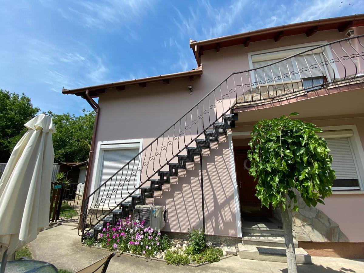 Do-ti Apartmanhaz *