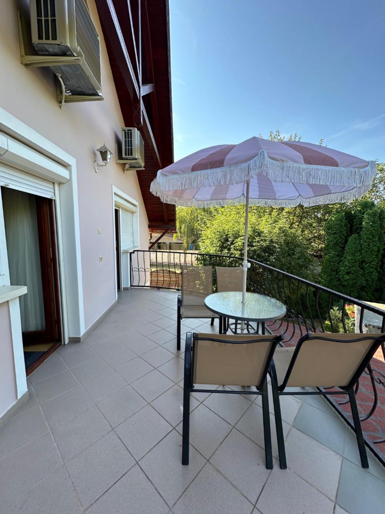 Do-ti Apartmanhaz * Balatonlelle