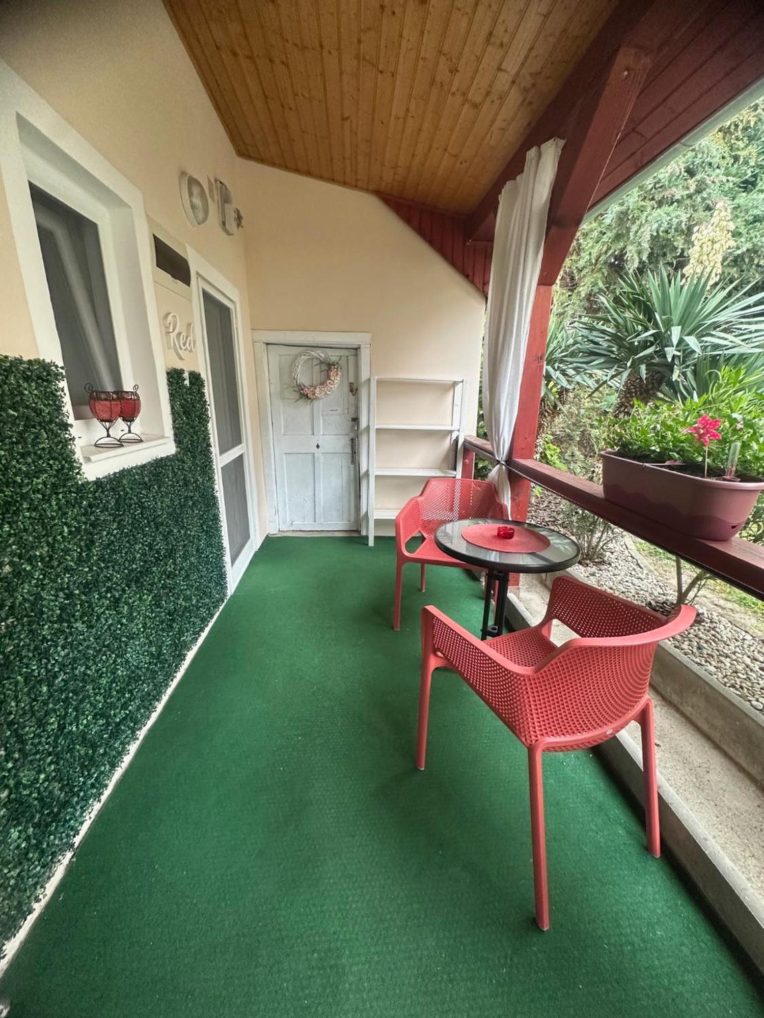 Do-ti Apartmanhaz *